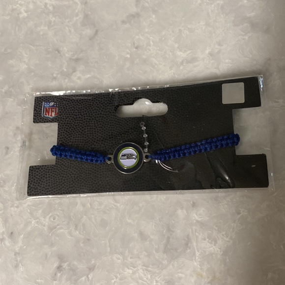 Seattle Seahawks bracelet. OFFICIAL NFL BRAND NEW - Picture 2 of 4